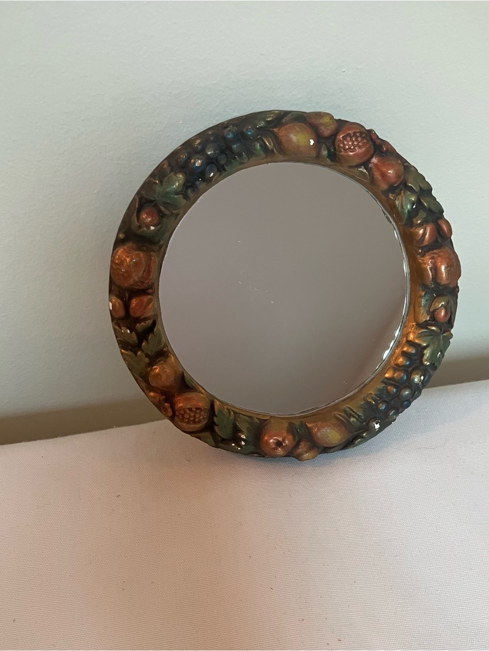 VTG Round 6.5in Mirror Fruit Garland Plaster Cast Gallery Cottage Grannycore